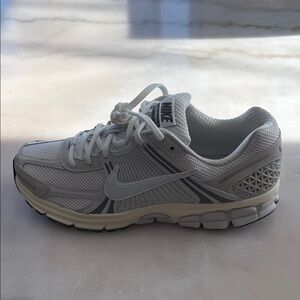 Nike Vomero 5 men’s 10.5